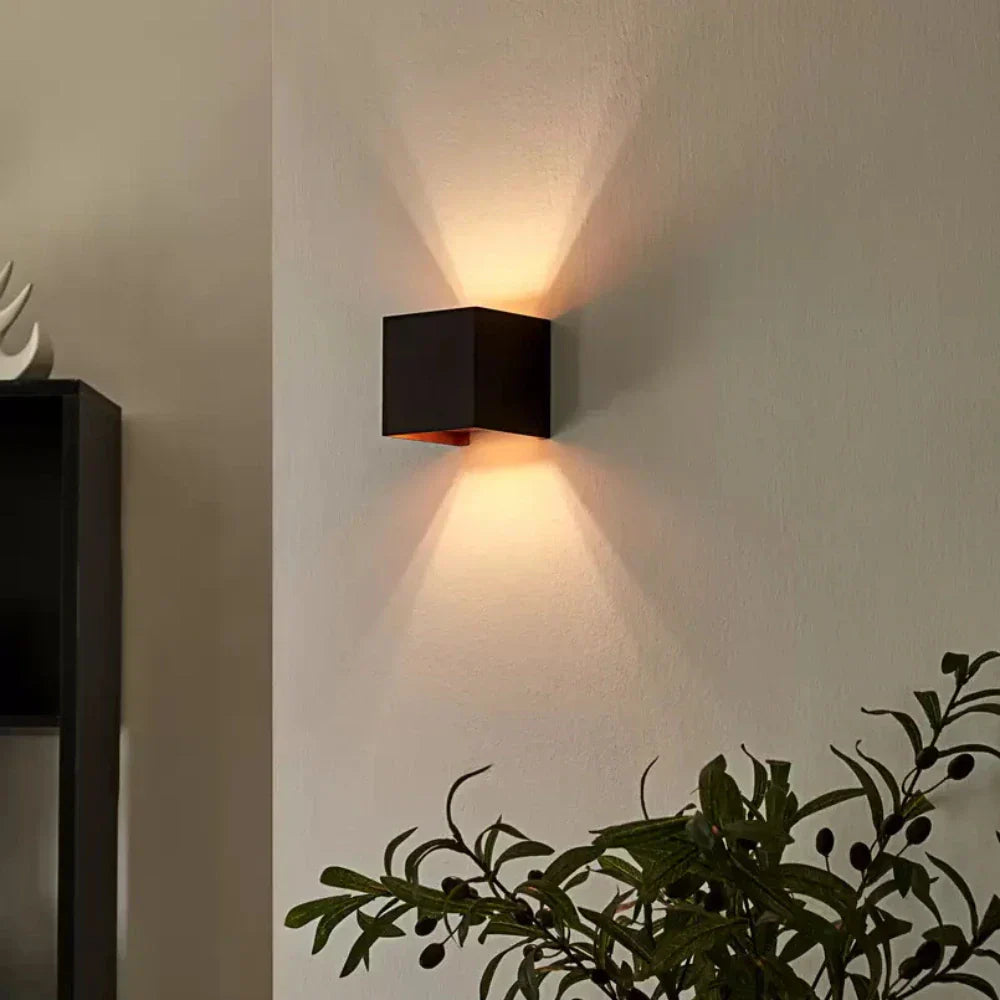 Vägglampa Svart Aluminium Justerbar Kub LED Carvallo