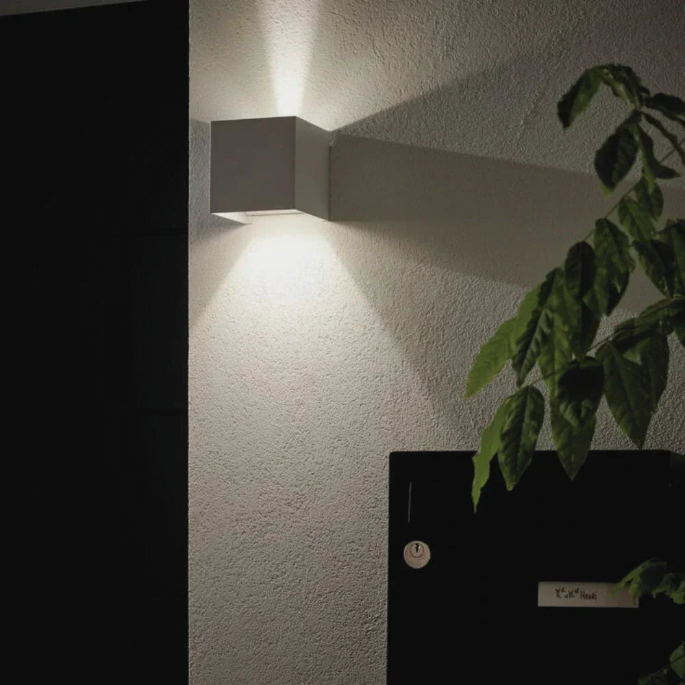Vägglampa Svart Aluminium Justerbar Kub LED Carvallo