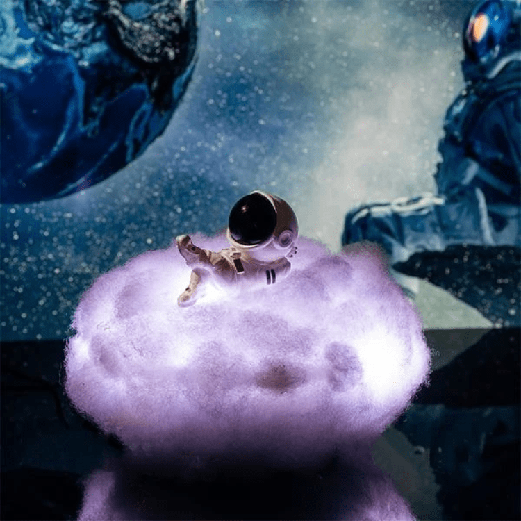 Astronaut Cloud Nattlampa Carvallo