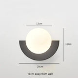 Frosted Globe Smidesjärn Vägglampa Carvallo