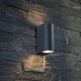 LED Utomhusvägglampa - Vattentålig Design - IP65 Klassad - Hållbart ABS Material - Modern Cylindrisk Form - 6W Effekt - Inomhus/Utebruk Carvallo