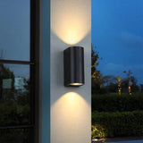 LED Utomhusvägglampa - Vattentålig Design - IP65 Klassad - Hållbart ABS Material - Modern Cylindrisk Form - 6W Effekt - Inomhus/Utebruk Carvallo