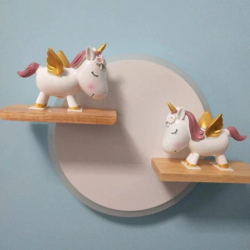 LED Vägglampa Med Unicorn Design – Vägghängd - Nattlampa - Keramik - Barnrum Dekoration - Varm Glöd - Färgglada Accenter Carvallo