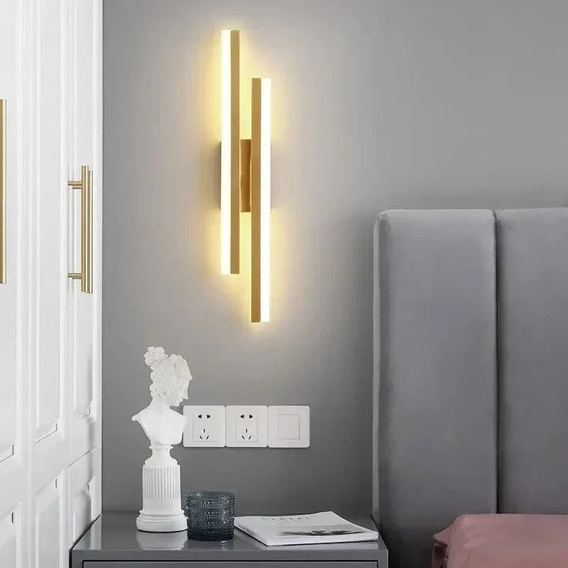LED Vägglampa Med Akryl Lampskärm – Inomhus Väggljus - Modern Koppardesign - Justerbar Färgtemperatur - Guld/Svart Finish Carvallo