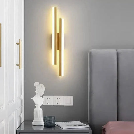 LED Vägglampa Med Akryl Lampskärm – Inomhus Väggljus - Modern Koppardesign - Justerbar Färgtemperatur - Guld/Svart Finish Carvallo