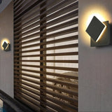 LED Vattentålig Utomhusvägglampa med 360° Rotation – Modern Utomhusväggljus för Trädgårdar och Dörrar Carvallo