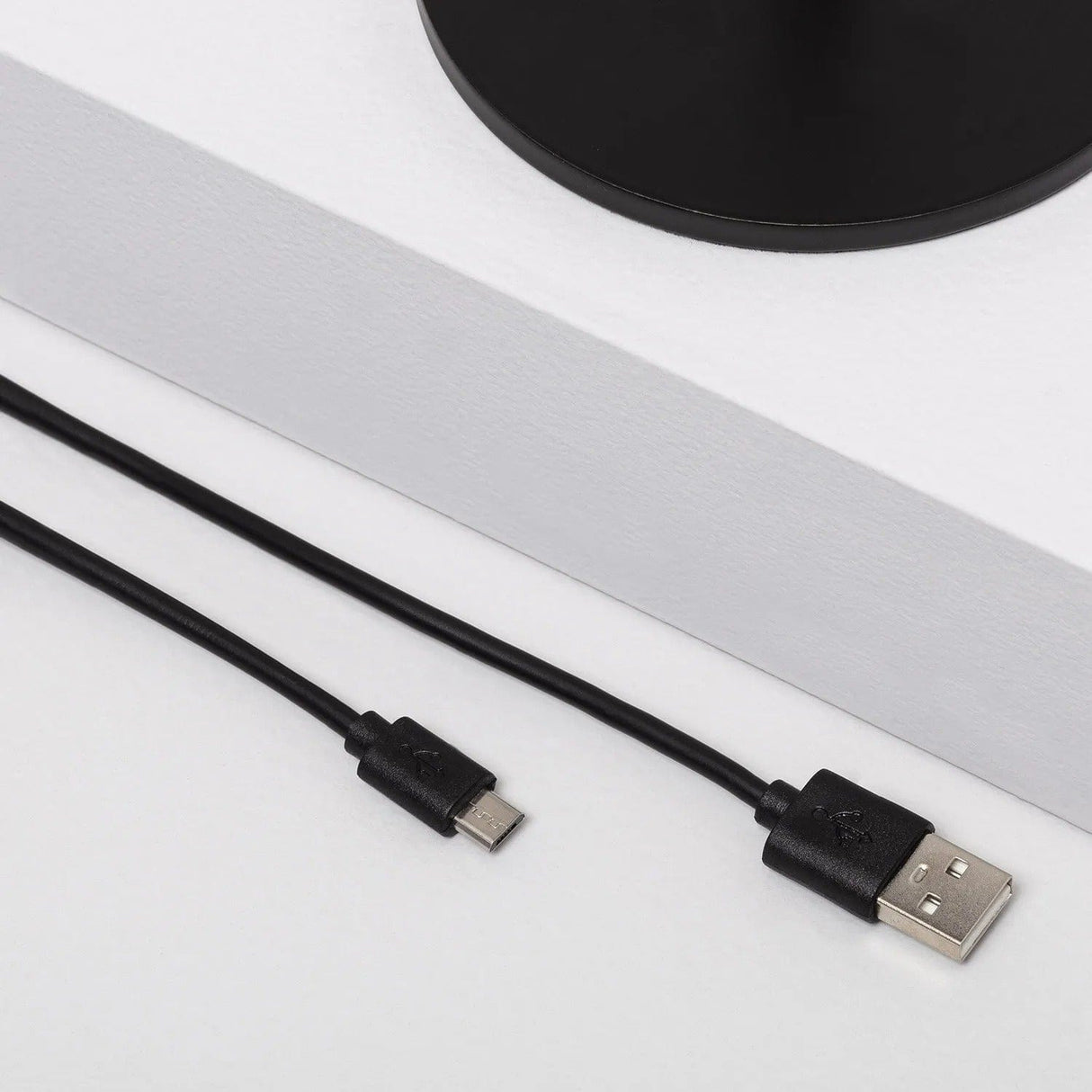 Minimal Cone Uppladdningsbar Bordslampa Carvallo