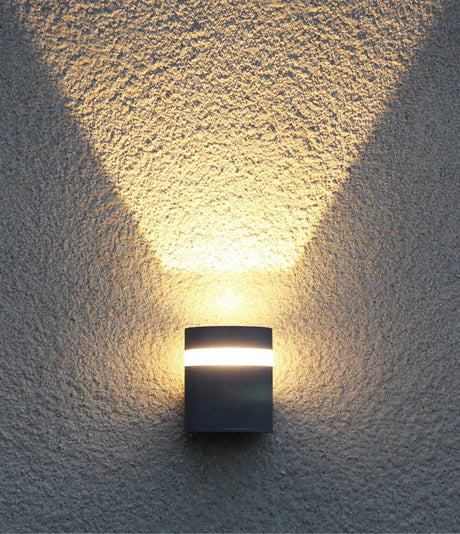 Modern Utomhus Vägglampa - Vattentät Aluminium Sconce för Trädgård och Veranda - 6W/12W Alternativ Carvallo