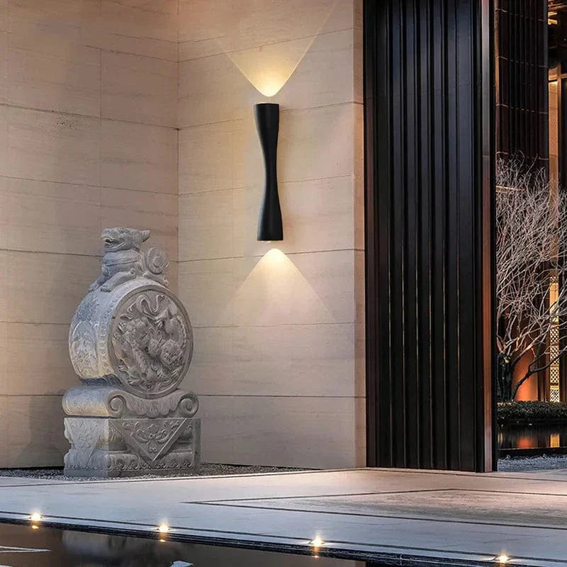 Utomhus LED Vägglampa - Väggmonterad - IP65 Vattentålig - Modern Aluminiumdesign - Idealisk för Veranda och Gårdar Carvallo