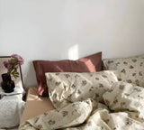 PetalWhisper Set - Vintage Floral Sängkläder Set Carvallo