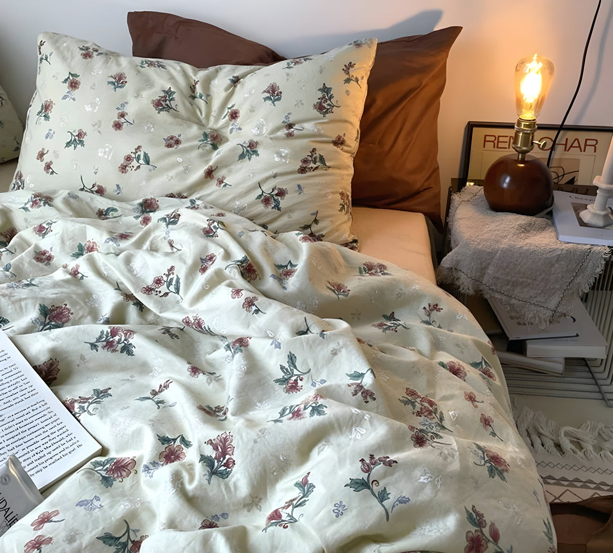 PetalWhisper Set - Vintage Floral Sängkläder Set Carvallo