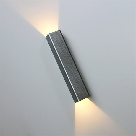 Carvallo Modern Utvändig Vägglampa | Elegant Design | LED med 3 Ljuskällor | Högkvalitativt Metallhus Carvallo