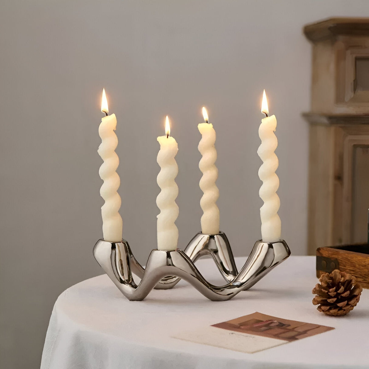 Vågig design keramik ljusstake dekoration hållare skulptur Carvallo