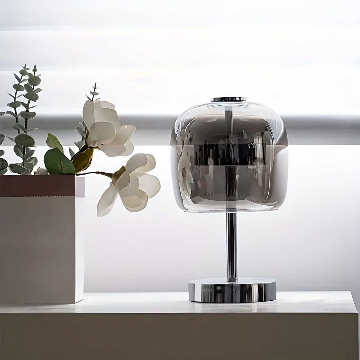 Lux Shine Lampa - Elegant elektropanerad glas-skrivbordslampa för ambientbelysning Carvallo